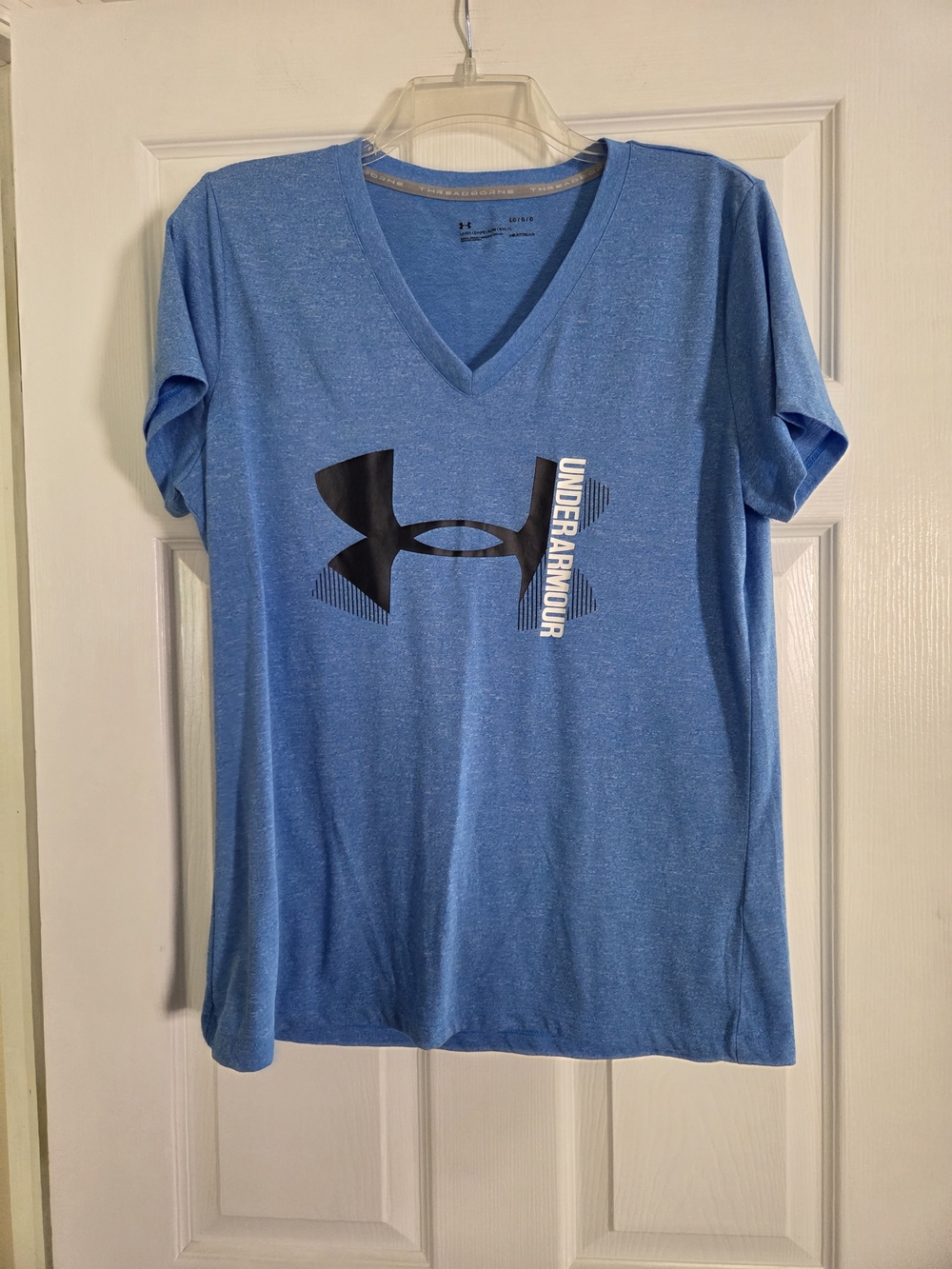 Under Armour Blue V-Neck Short Sleeve Tee with Black Logo Large